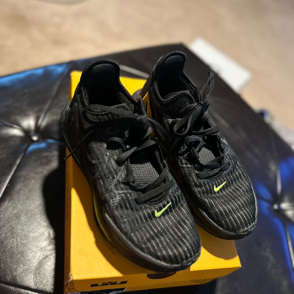 Lebron Witness VI - Nike Black and Green Sneakers